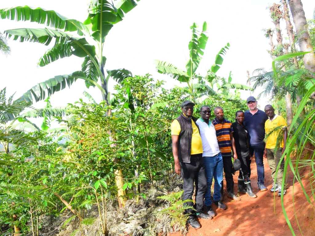 Rwanda Awards in the farm web.JPG